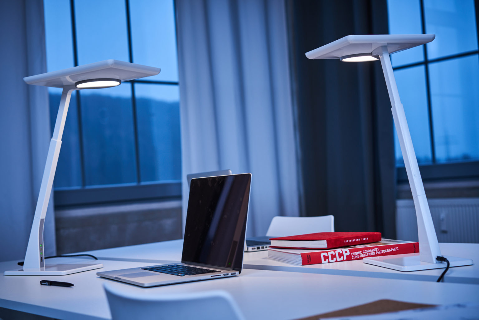 Bicult LED Office Desk Light Licht Kunst Licht AG